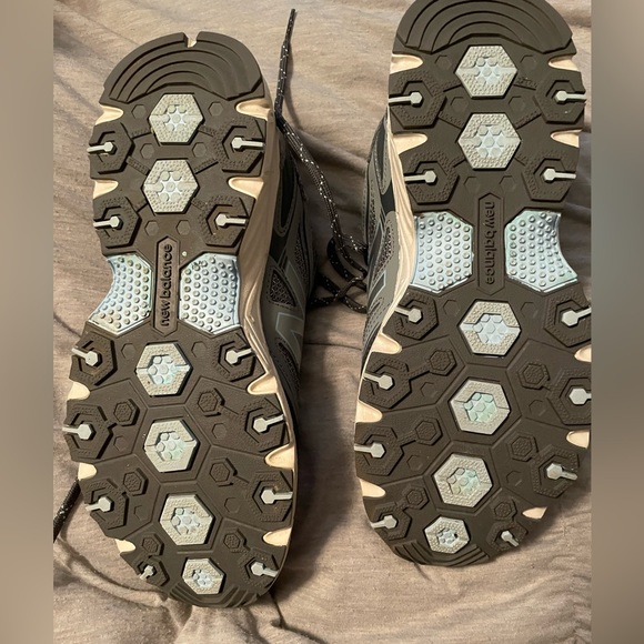 Ladies New Balance 510 V3 shoes. Used, size 9.5, color is gray Worn very little. - Picture 5 of 8